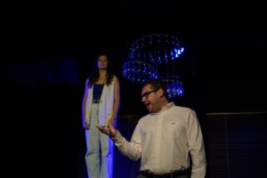 Toneel Fragment brengt GENOEG