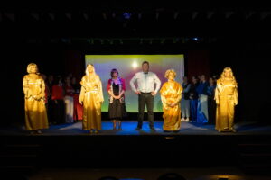 Toneel Fragment brengt GOUD